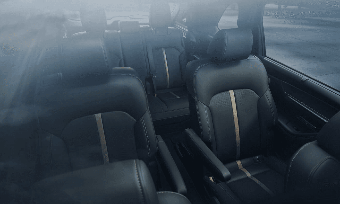 Habitacle du Mazda CX-90 PHEV 2025.